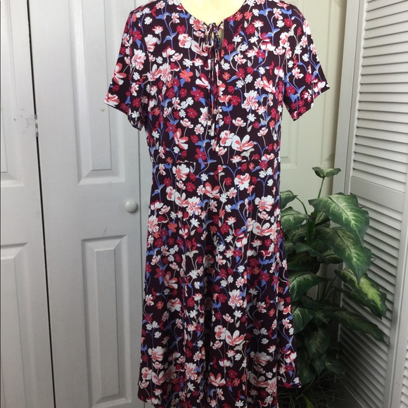 #32 Tommy HILFIGER BROOKSHIRE RED FLORAL Flare  DRESS - Picture 4 of 11